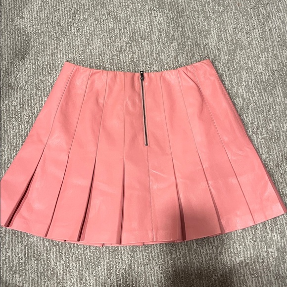 Alice + Olivia Carter Faux Leather Pleated Mini Skirt - Picture 7 of 7